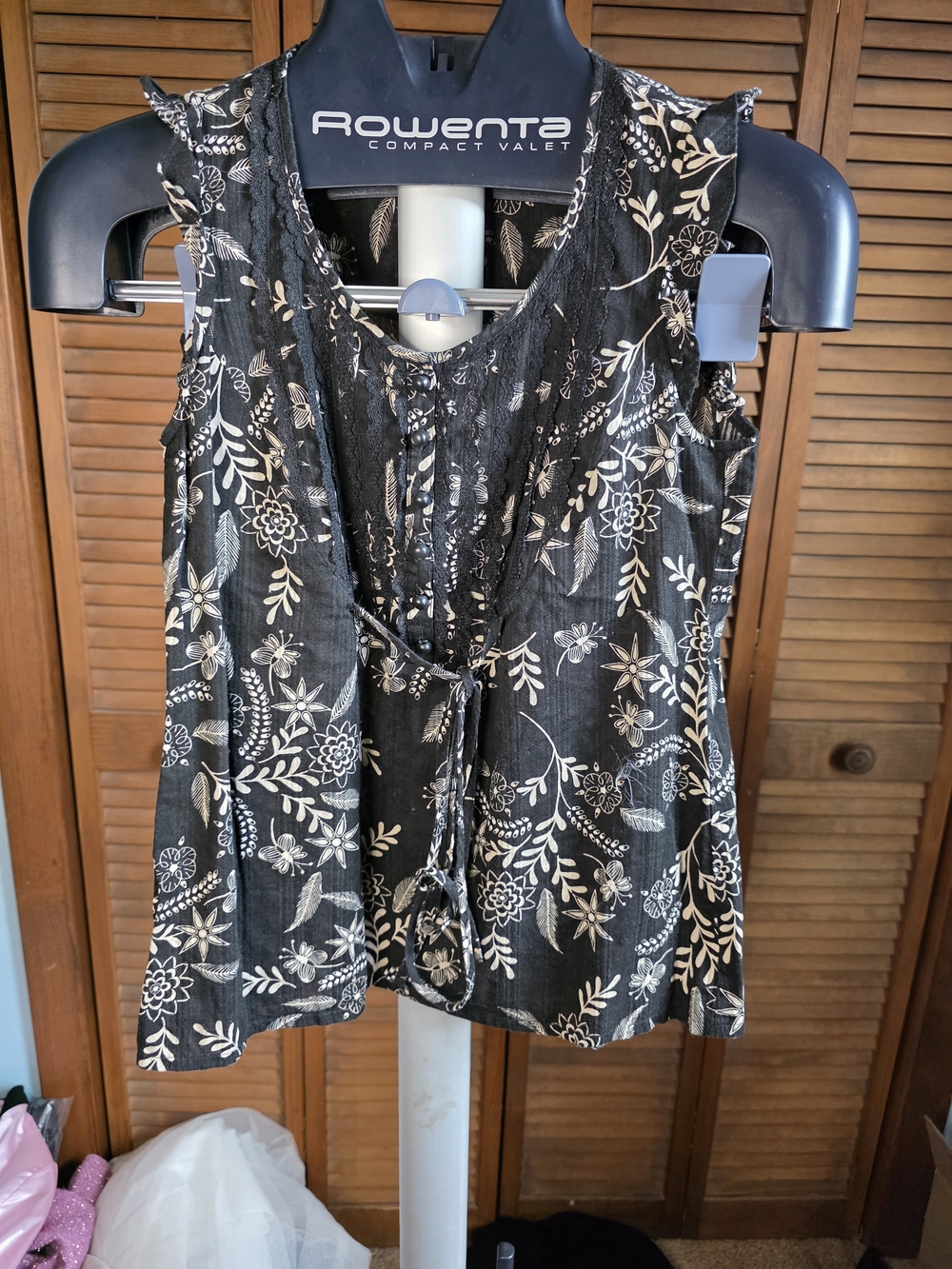 LOFT Black Floral Tie-Front Sleeveless Blouse